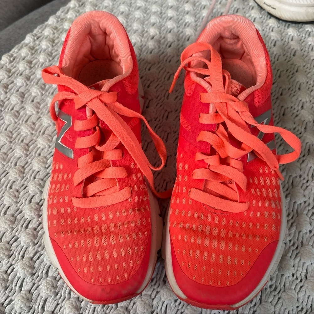 New Balance Women's size 6.5 Cush Running Shoes Orange Abstract Dye Mesh EUC - Picture 5 of 6